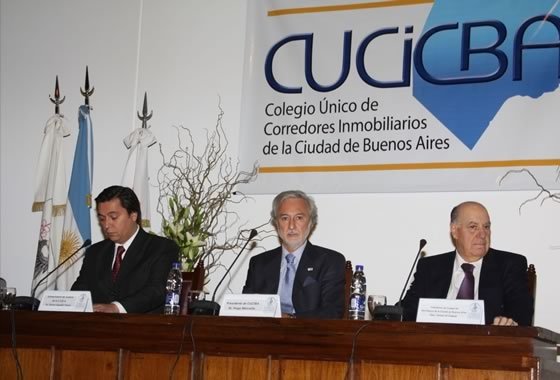 Jura Primera Comision Directiva de Cucicba (julio 2009) en el Colegio de Escribanos de la Ciudad Autonoma de Buenos Aires.

