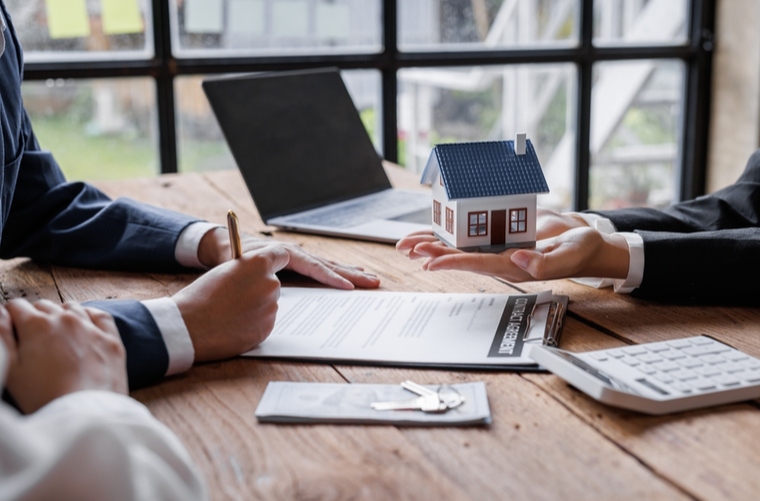 Honorarios inmobiliarios: qué cobra el corredor y qué dice la ley